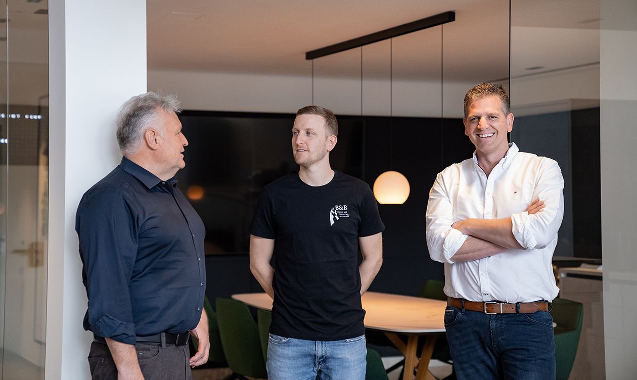 Bild von hover/team-geschaeftsfuehrung-markus-bach