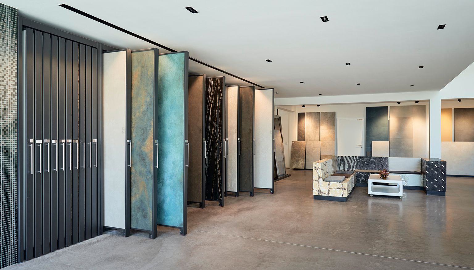 Bild von gallery/b&b-fliesen-naturstein-freiburg-gallerie-showroom