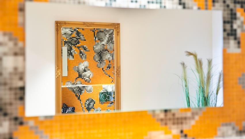 Bild von gallery/b&b-fliesen-naturstein-freiburg-gallerie-spiegel-kacheln